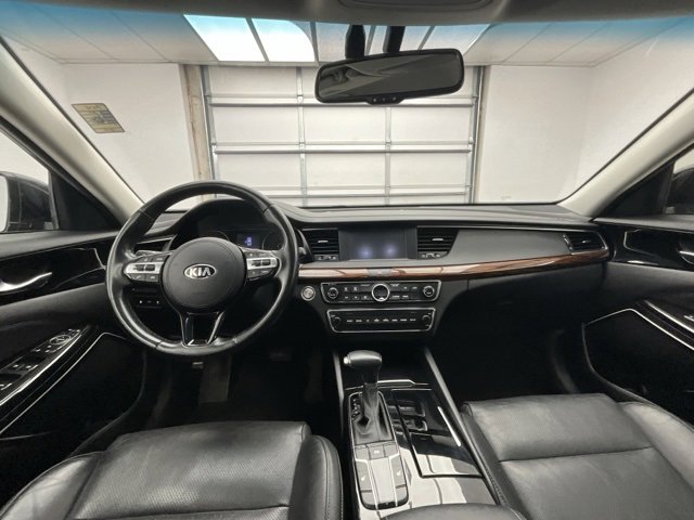 Used 2019 Kia Cadenza Premium image 4