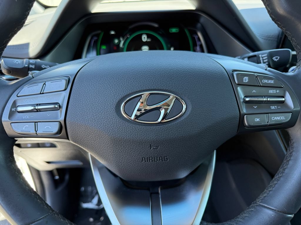 Used 2022 Hyundai Ioniq SE FWD image 19