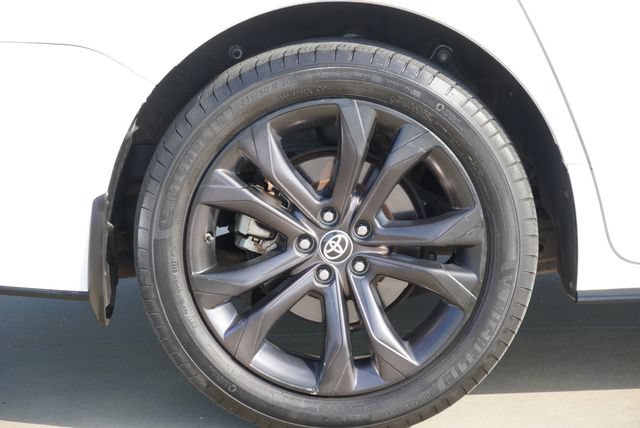 Used 2023 Toyota Sienna XSE FWD image 9