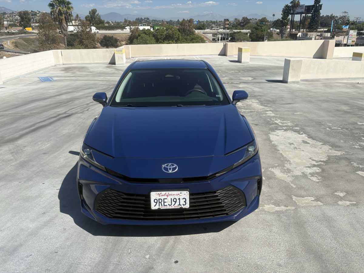 Used 2025 Toyota Camry LE FWD image 8