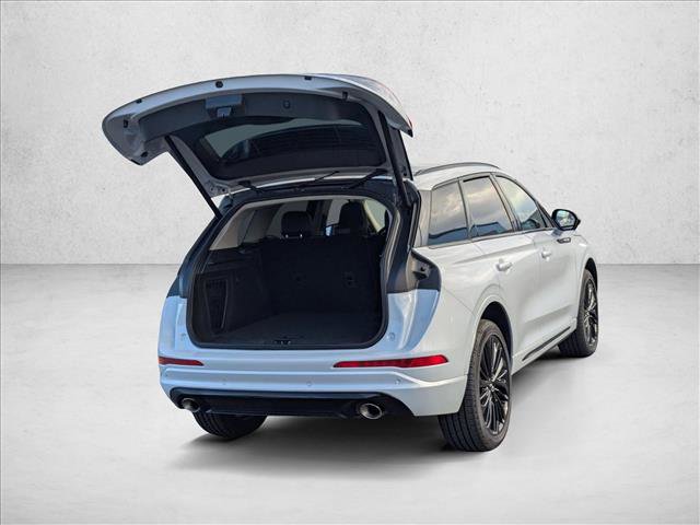 Used 2025 Lincoln Corsair AWD w/ Equipment Group 101A image 5