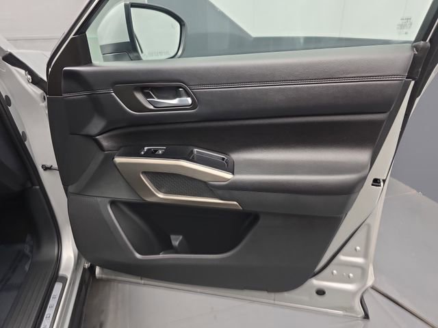 Used 2024 Nissan Pathfinder Platinum w/ Cargo Package image 51