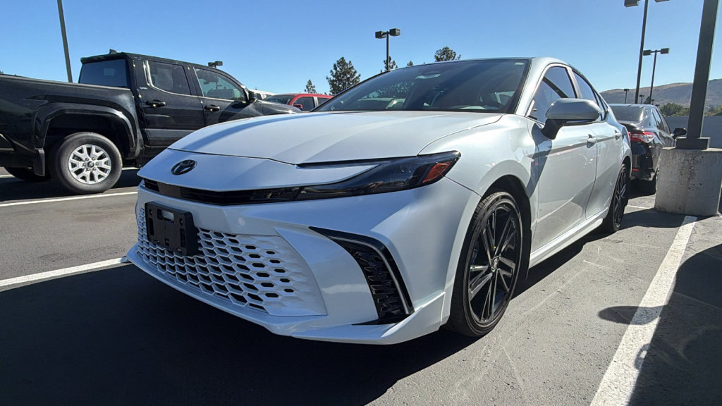 Used 2025 Toyota Camry XSE w/ Premium Package AWD/4WD image 4