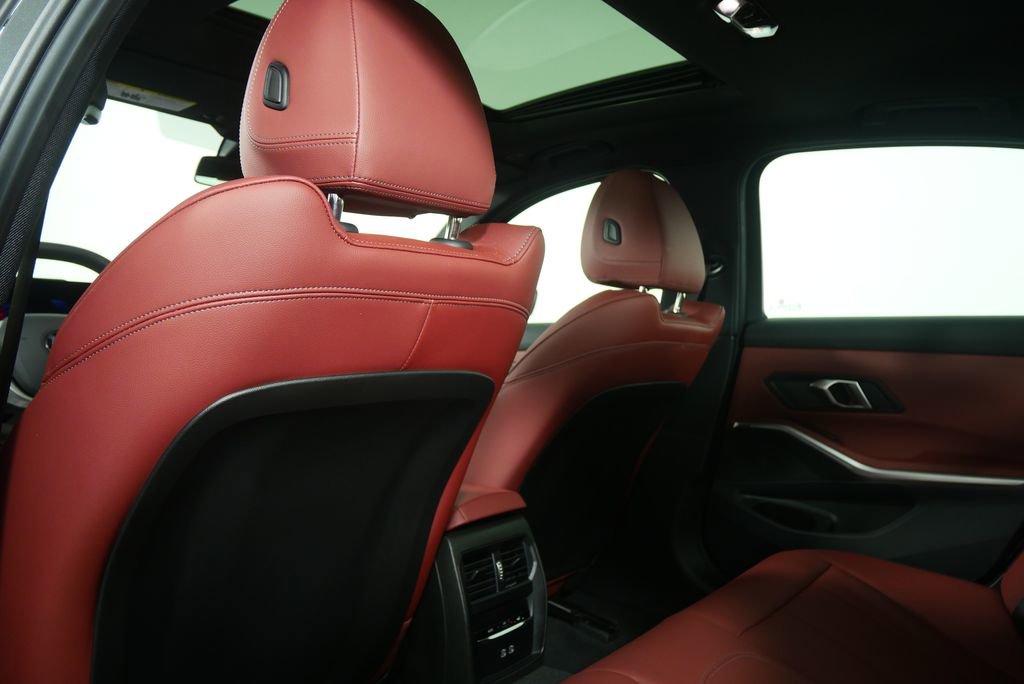 Certified 2025 BMW 330i Sedan image 19