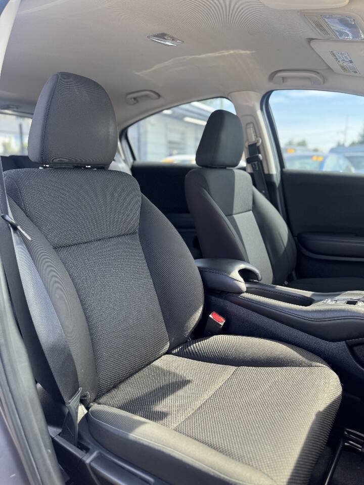 Used 2017 Honda HR-V LX image 12