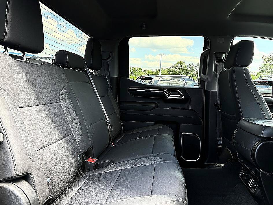 Used 2023 Chevrolet Silverado 1500 LT AWD/4WD image 11