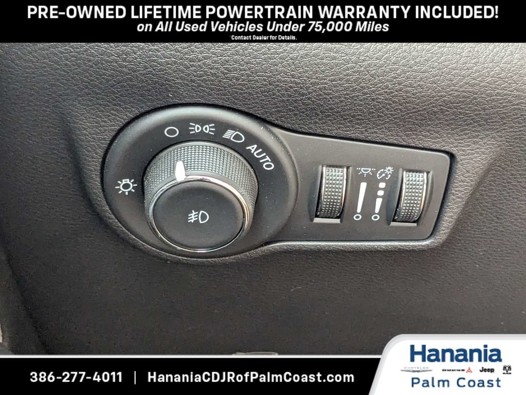 Used 2024 Jeep Compass Latitude w/ Sun and Sound Group AWD/4WD image 26