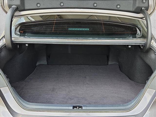Used 2022 Toyota Camry XSE FWD image 6