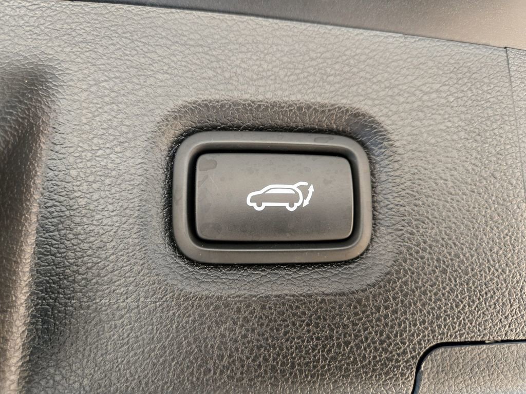 Used 2023 Hyundai Santa Fe Limited image 32