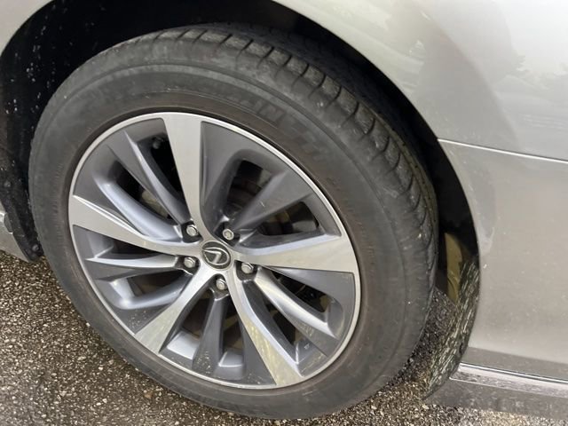 Used 2018 Lexus LS 500 AWD w/ Accessory Package (Z1) image 26