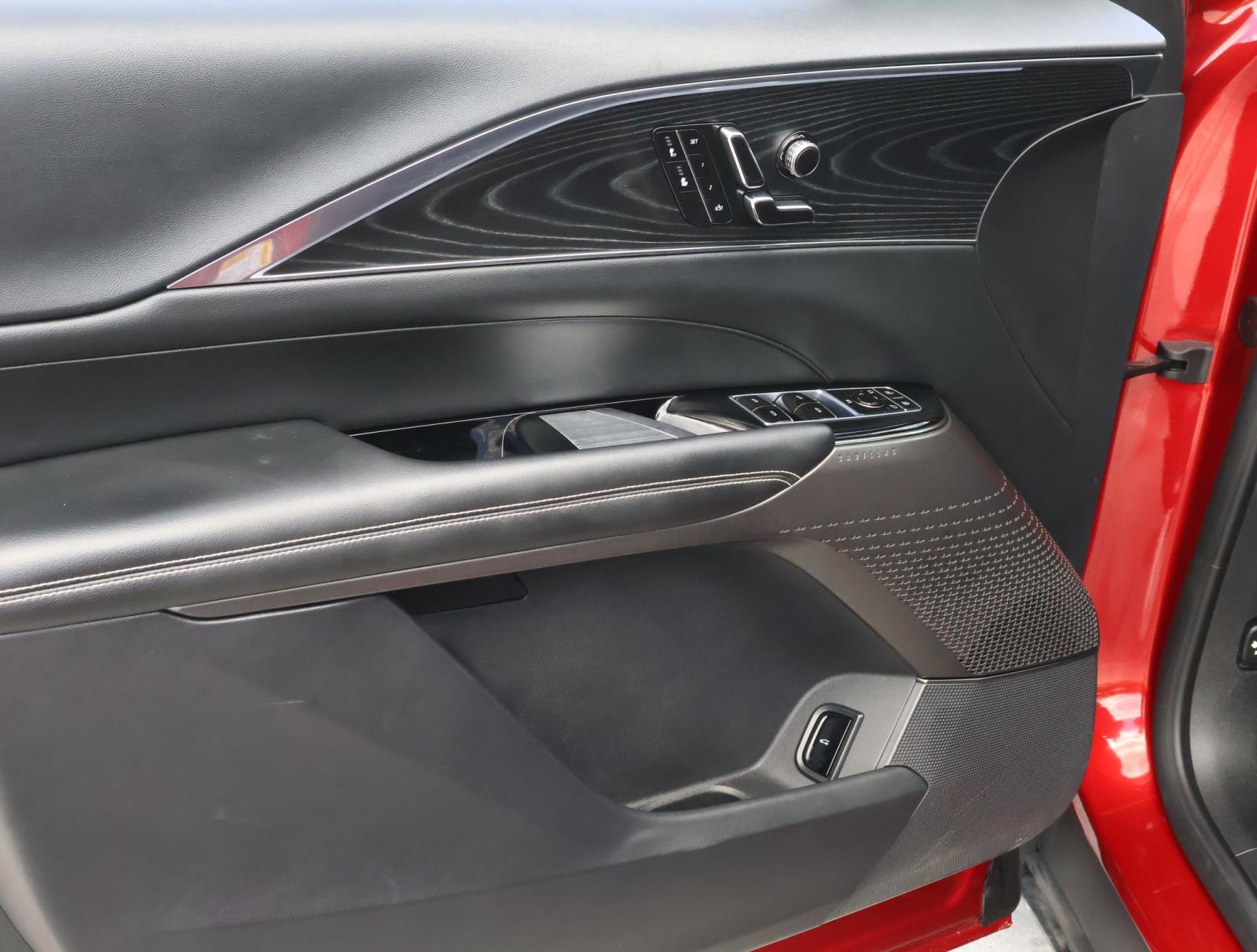 Used 2024 Cadillac Lyriq Luxury w/ LPO, Floor Liner Package image 19