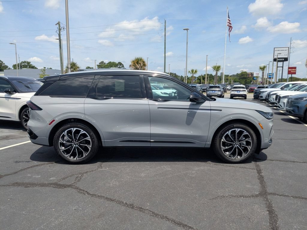 New 2026 Lincoln Nautilus Reserve AWD/4WD image 3