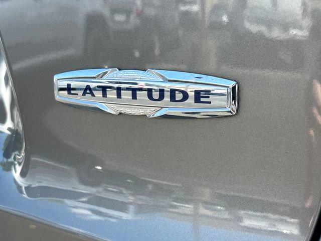 Used 2019 Jeep Cherokee Latitude w/ Popular Appearance Group AWD/4WD image 8