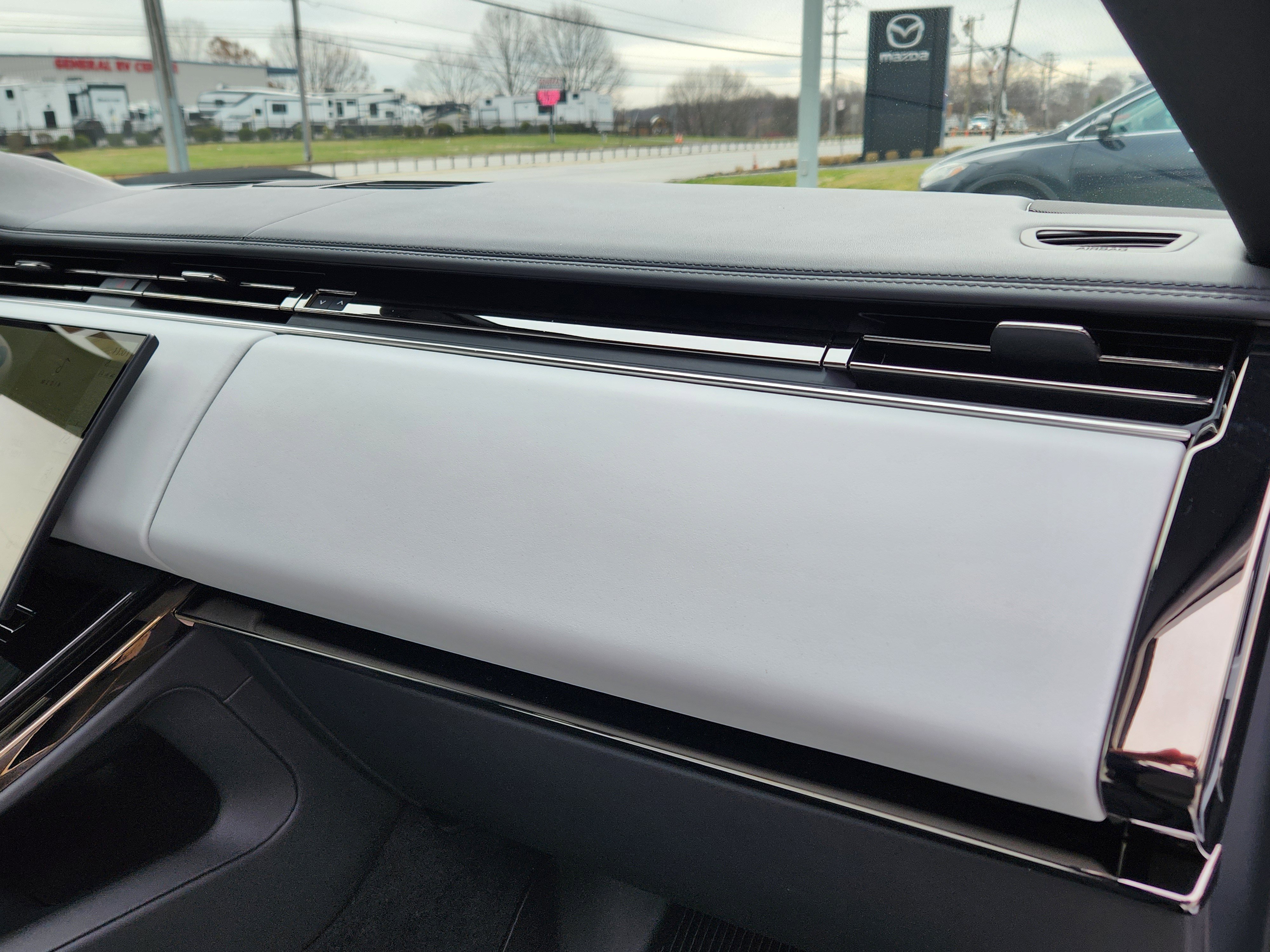 Certified 2025 Land Rover Range Rover Sport Dynamic SE image 17