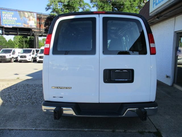 Used 2024 Chevrolet Express 2500 w/ Driver Convenience Package RWD image 8
