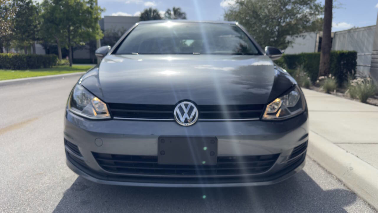 Used 2015 Volkswagen Golf S image 2