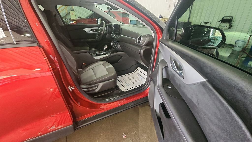 Used 2023 Chevrolet Blazer LT w/ Convenience Package image 11