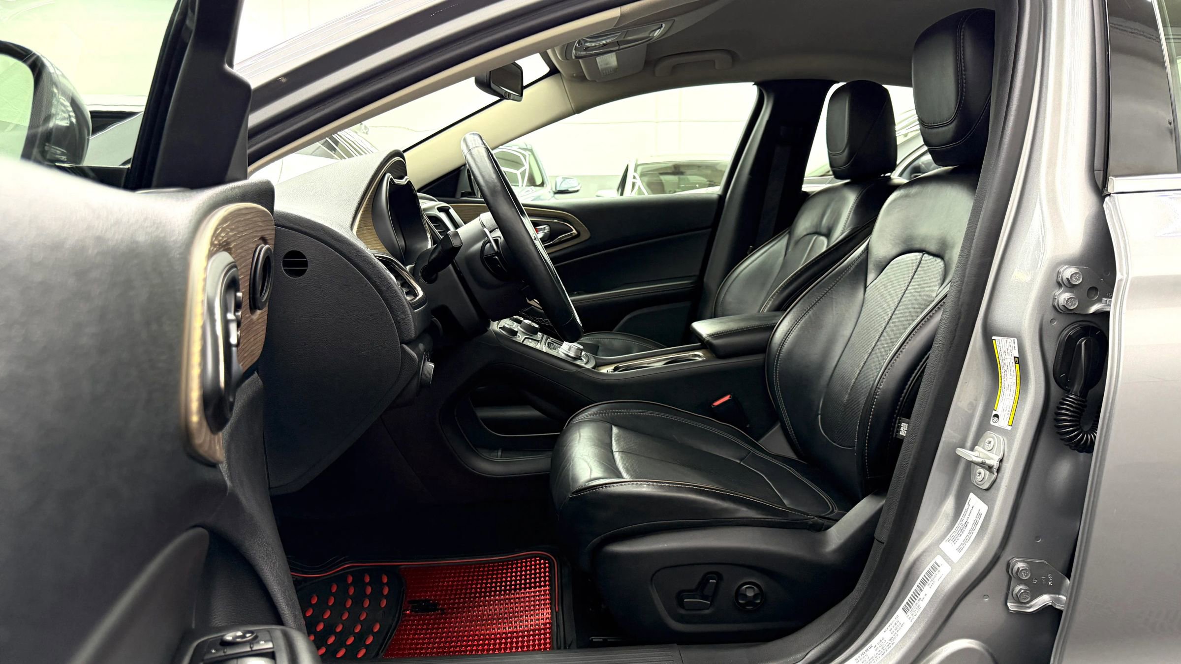 Used 2016 Chrysler 200 C w/ Premium Group image 9