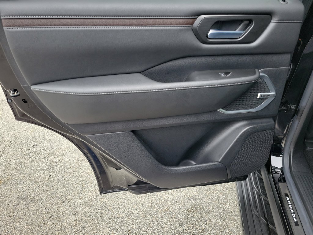 Certified 2025 Nissan Armada Platinum RWD image 21