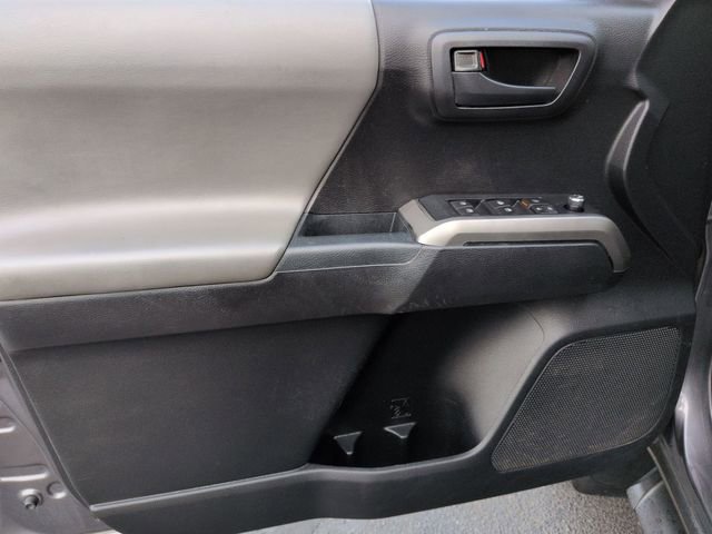 Used 2017 Toyota Tacoma SR5 w/ Tow Package image 13