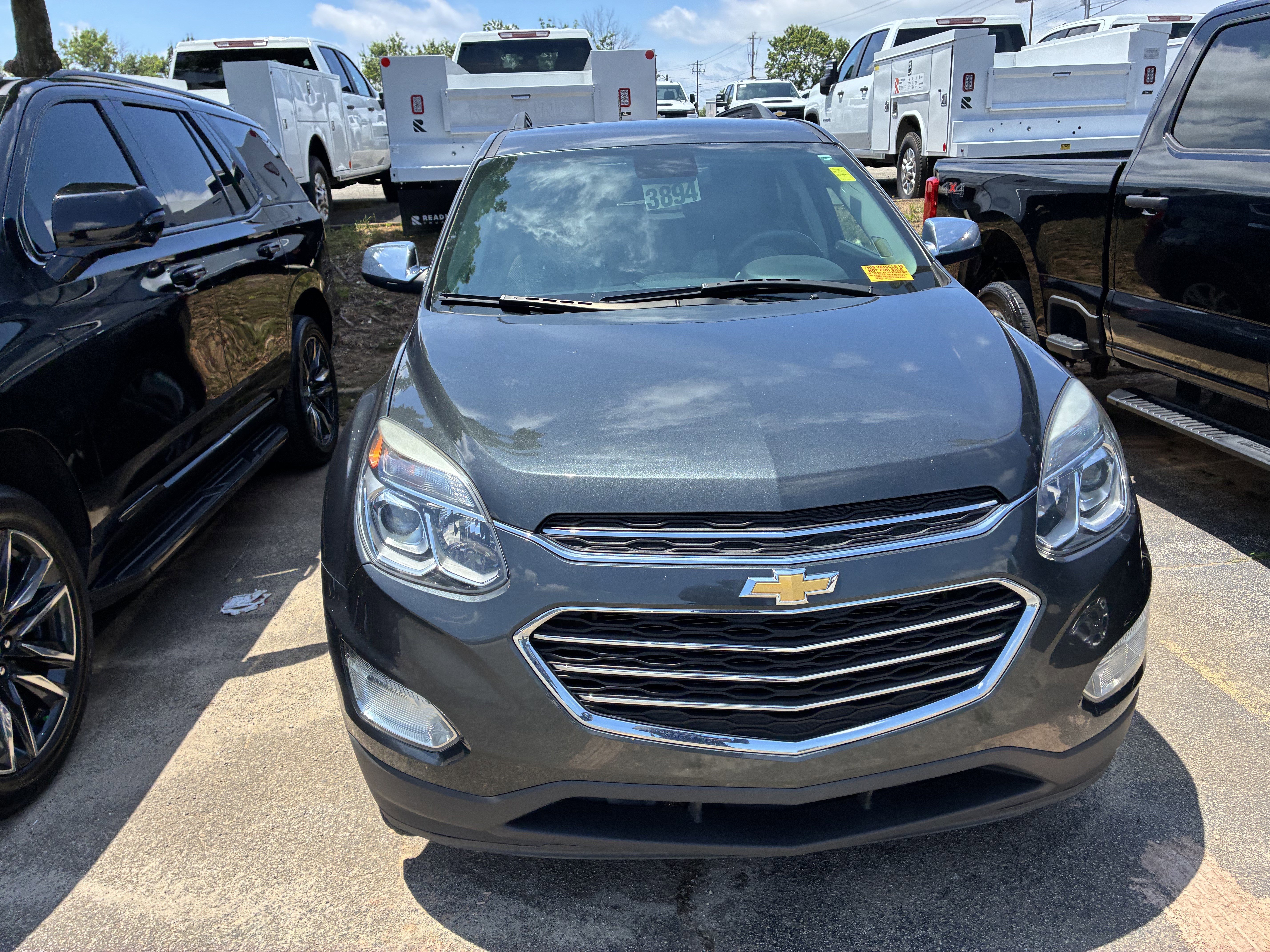Used 2017 Chevrolet Equinox LT w/ Convenience Package FWD image 2