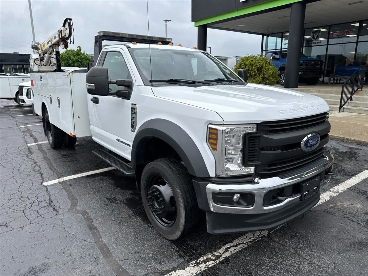 Used 2019 Ford F550 4x4 Regular Cab Super Duty image 2