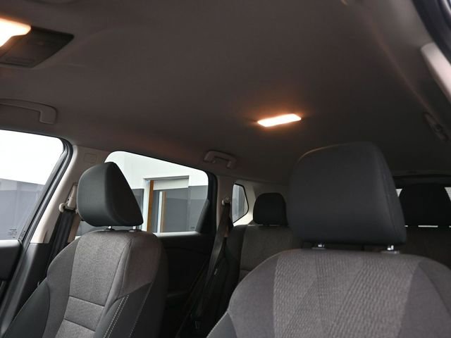 Used 2025 Nissan Rogue SV image 2