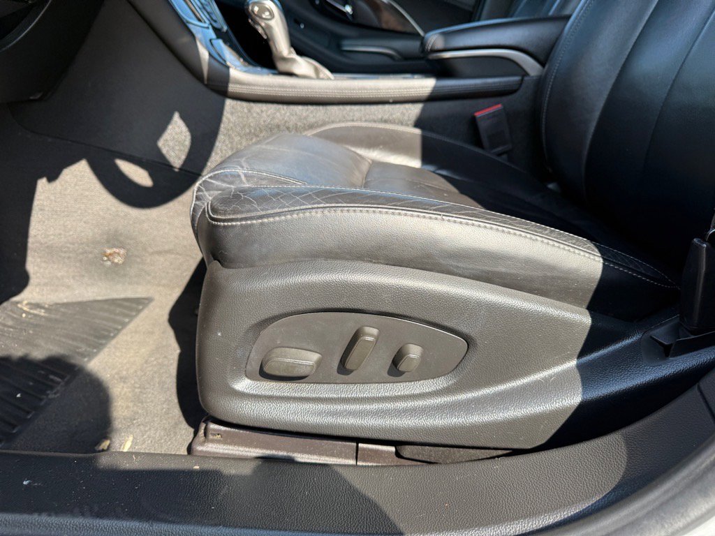 Used 2015 Buick LaCrosse Leather FWD image 16