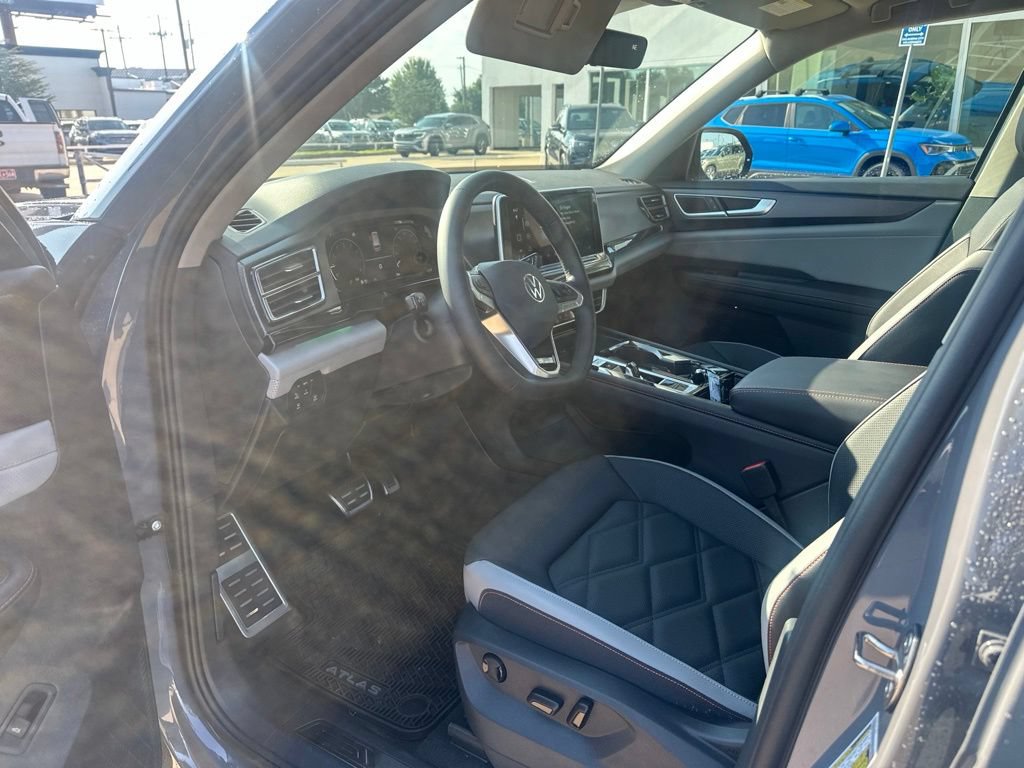 Used 2026 Volkswagen Atlas Peak Edition AWD/4WD image 7