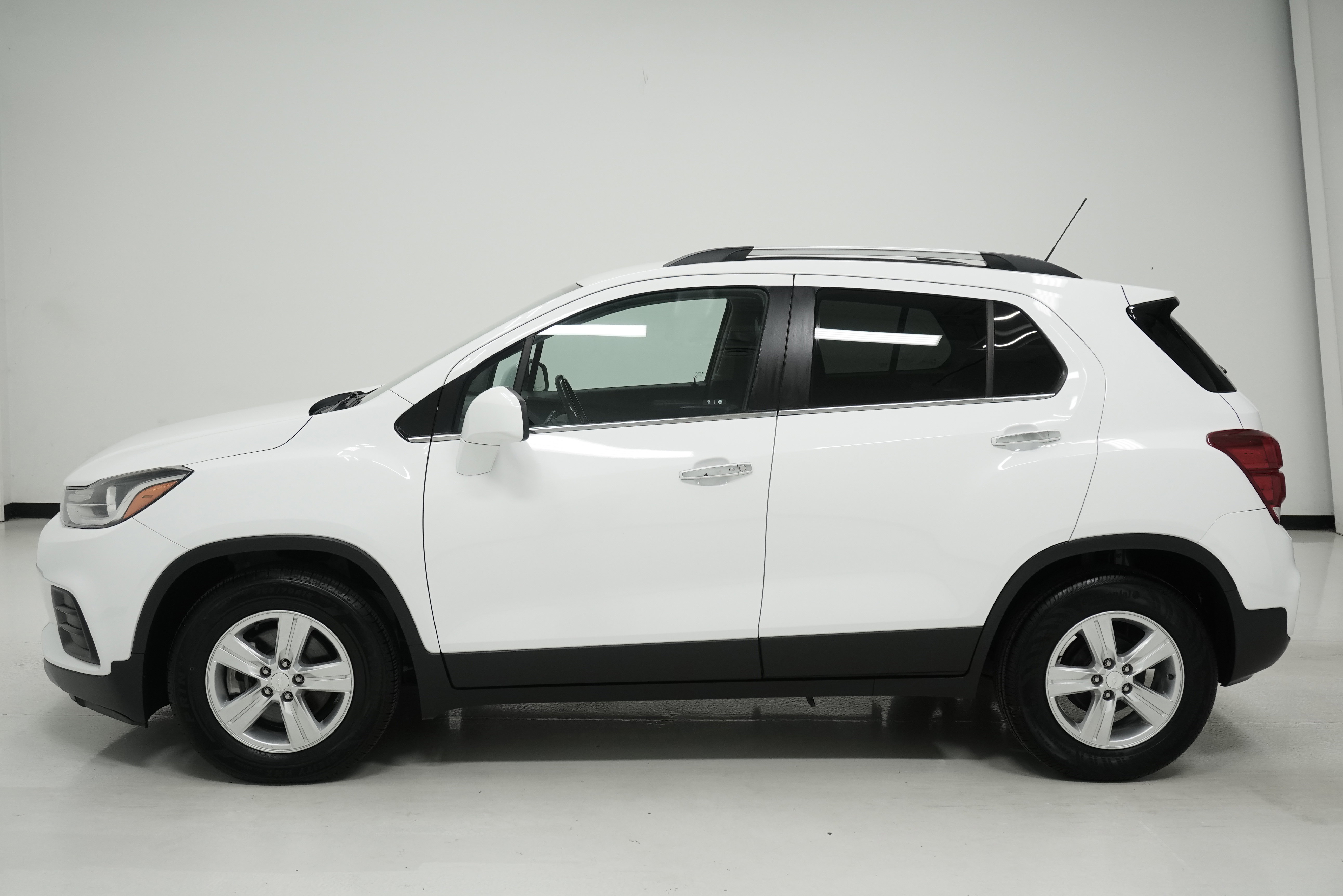 Used 2020 Chevrolet Trax LT w/ LT Convenience Package image 7