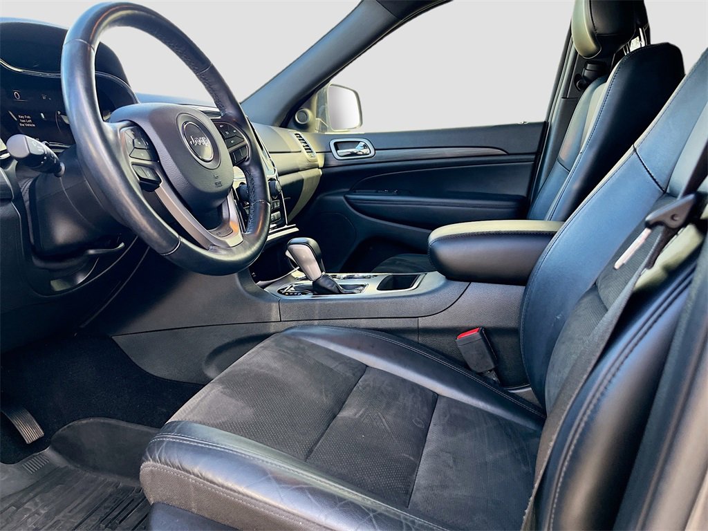Used 2020 Jeep Grand Cherokee Altitude image 21