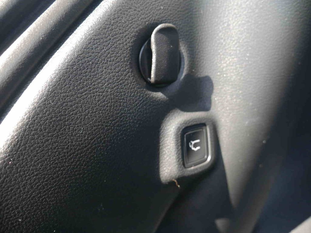 Used 2019 Jeep Compass Latitude w/ Popular Equipment Group image 11