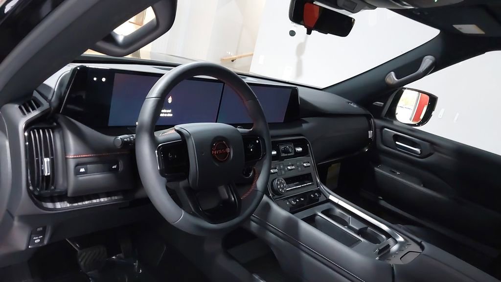 Used 2025 Nissan Armada PRO-4X image 20
