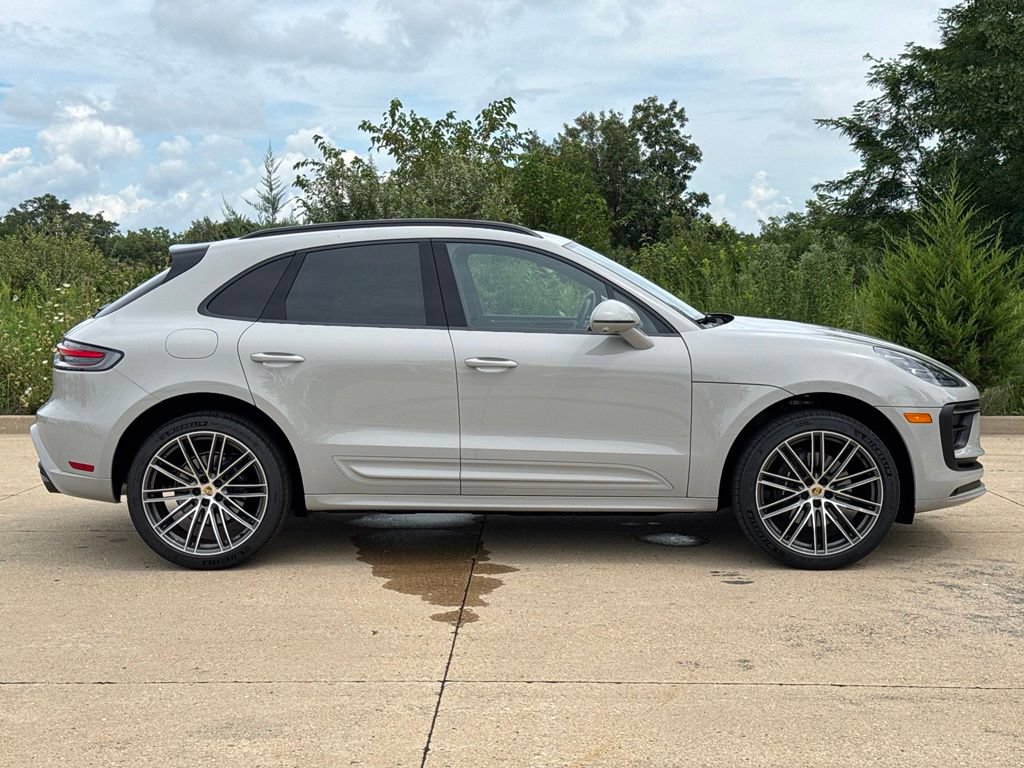 Used 2026 Porsche Macan AWD/4WD image 8