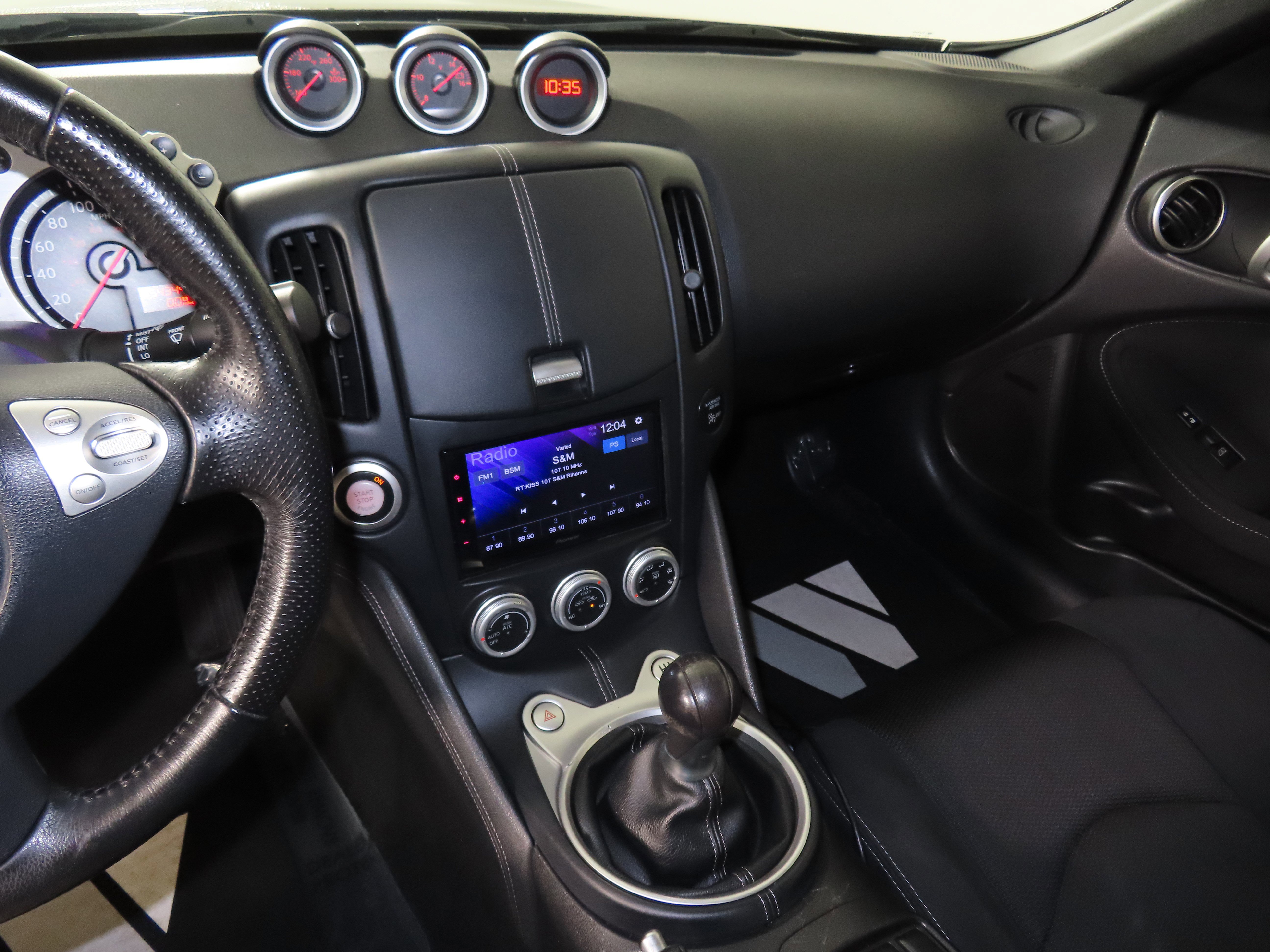 Used 2017 Nissan 370Z w/ Sport Package image 23