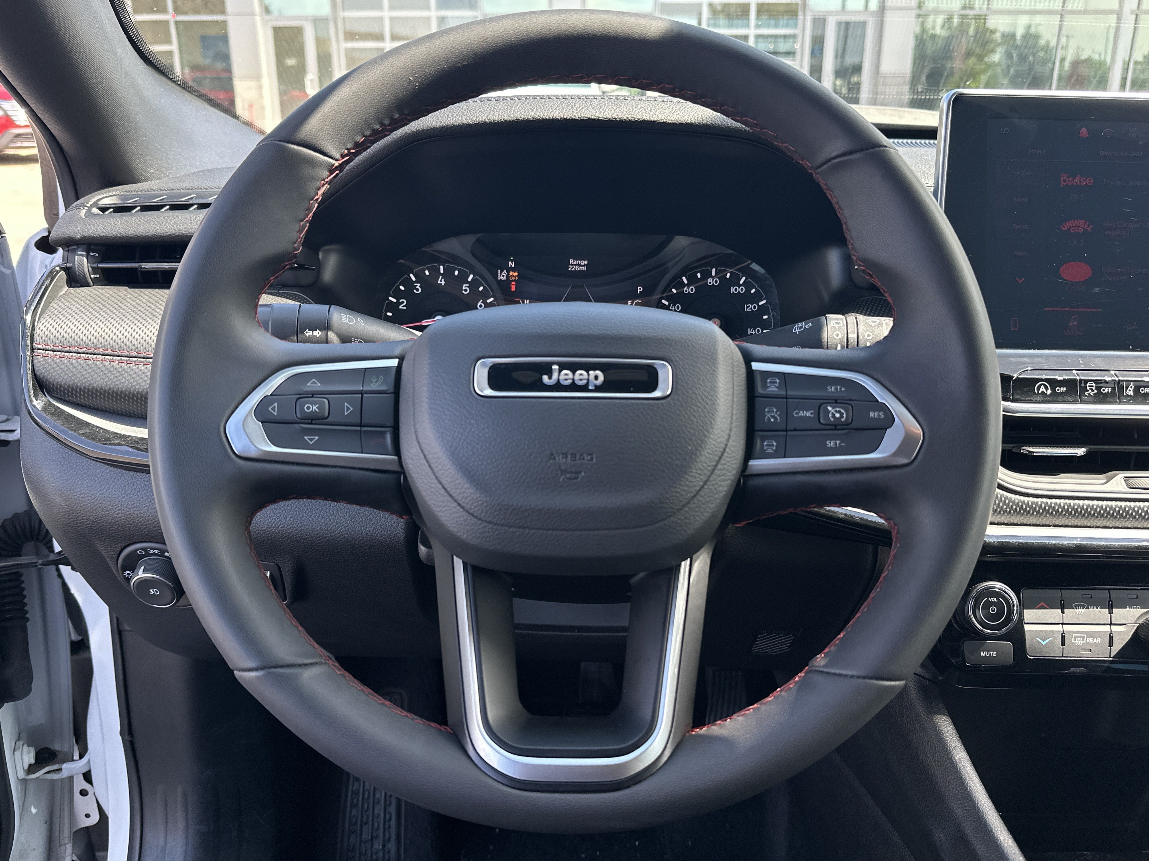 Used 2025 Jeep Compass Trailhawk AWD/4WD image 18