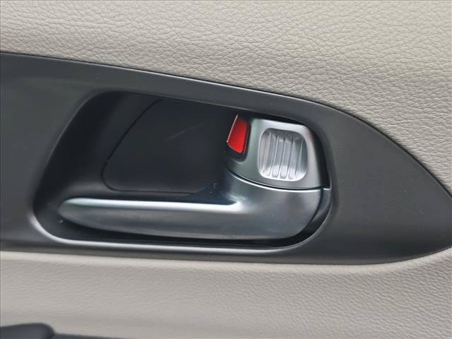 Used 2023 Chrysler Pacifica Touring-L FWD image 24