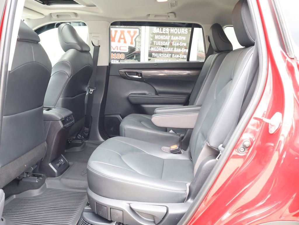 Used 2020 Toyota Highlander Limited w/ Protection Package #3 image 25