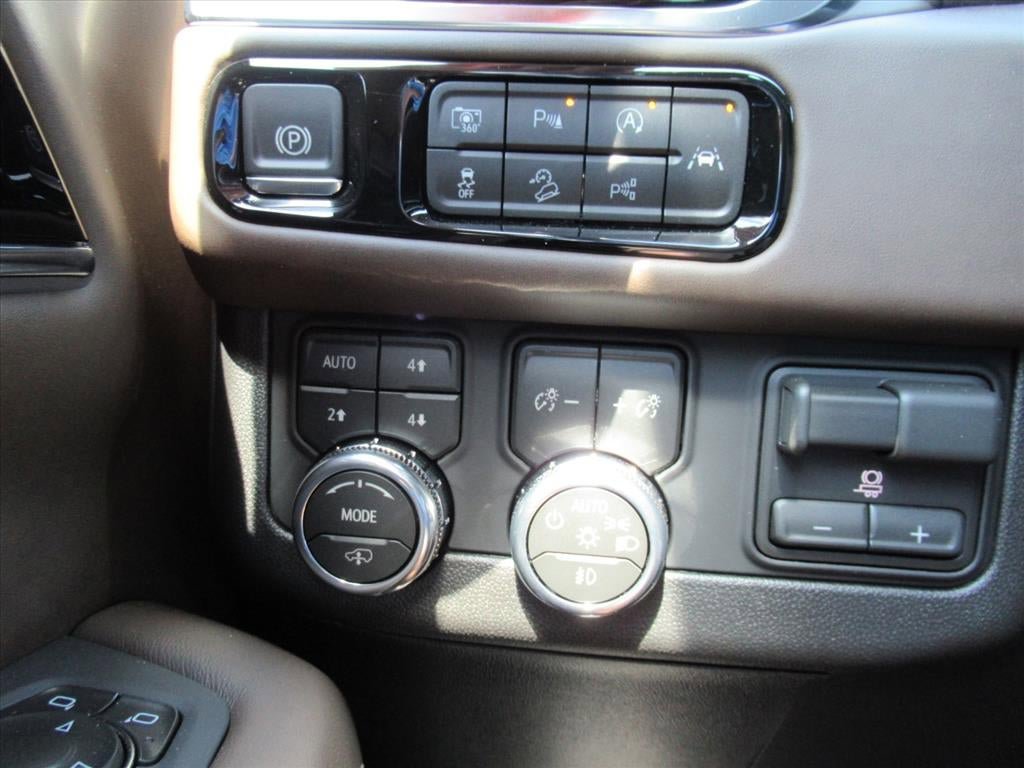 New 2026 GMC Yukon XL Denali Ultimate AWD/4WD image 26