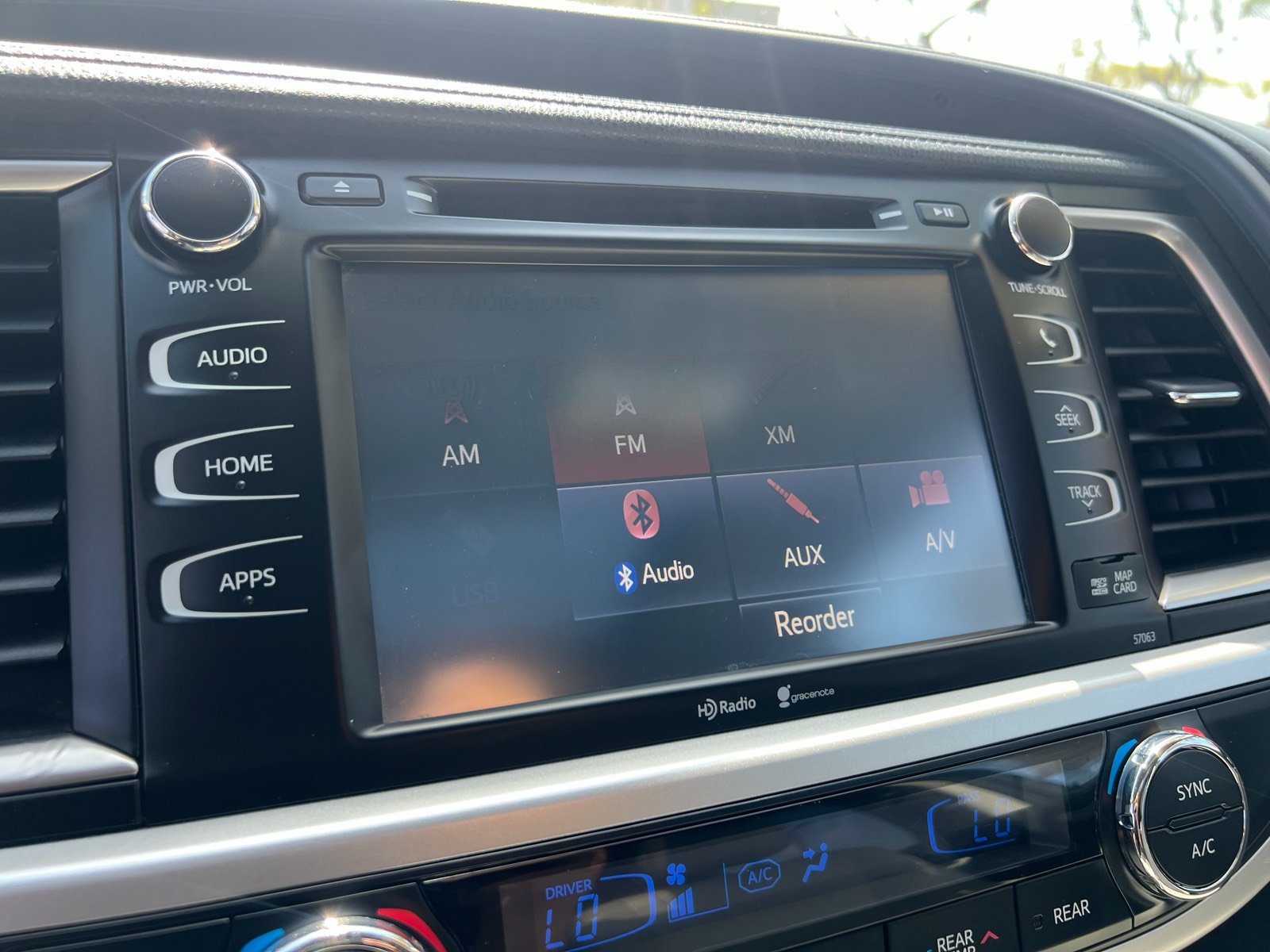 Used 2015 Toyota Highlander XLE FWD image 28