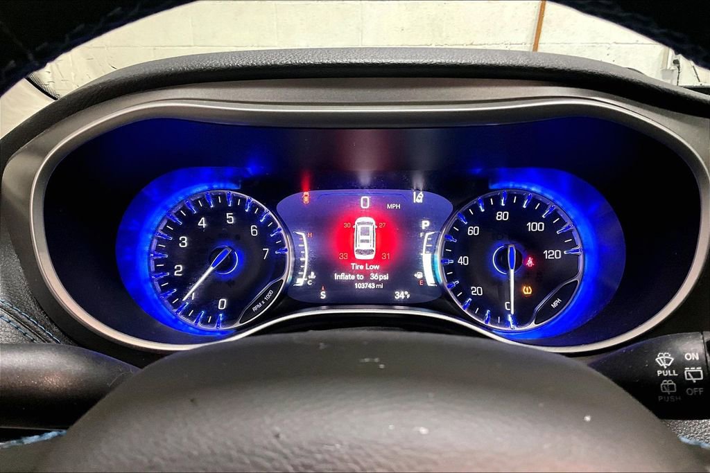 Used 2021 Chrysler Pacifica Touring-L image 12