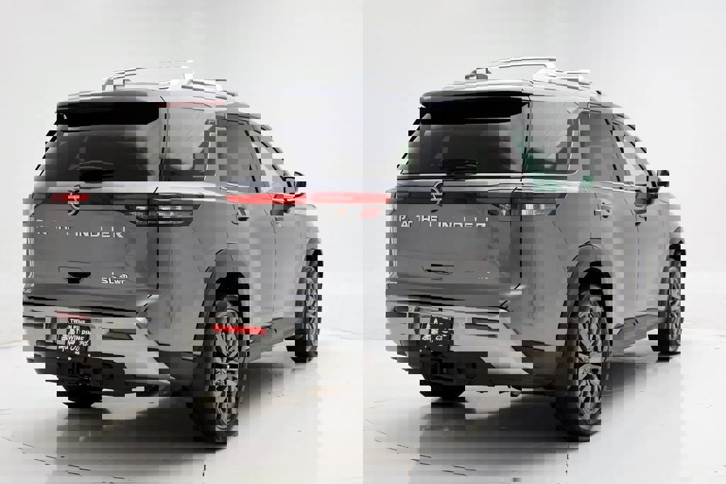 Used 2024 Nissan Pathfinder SL w/ SL Premium Package image 9