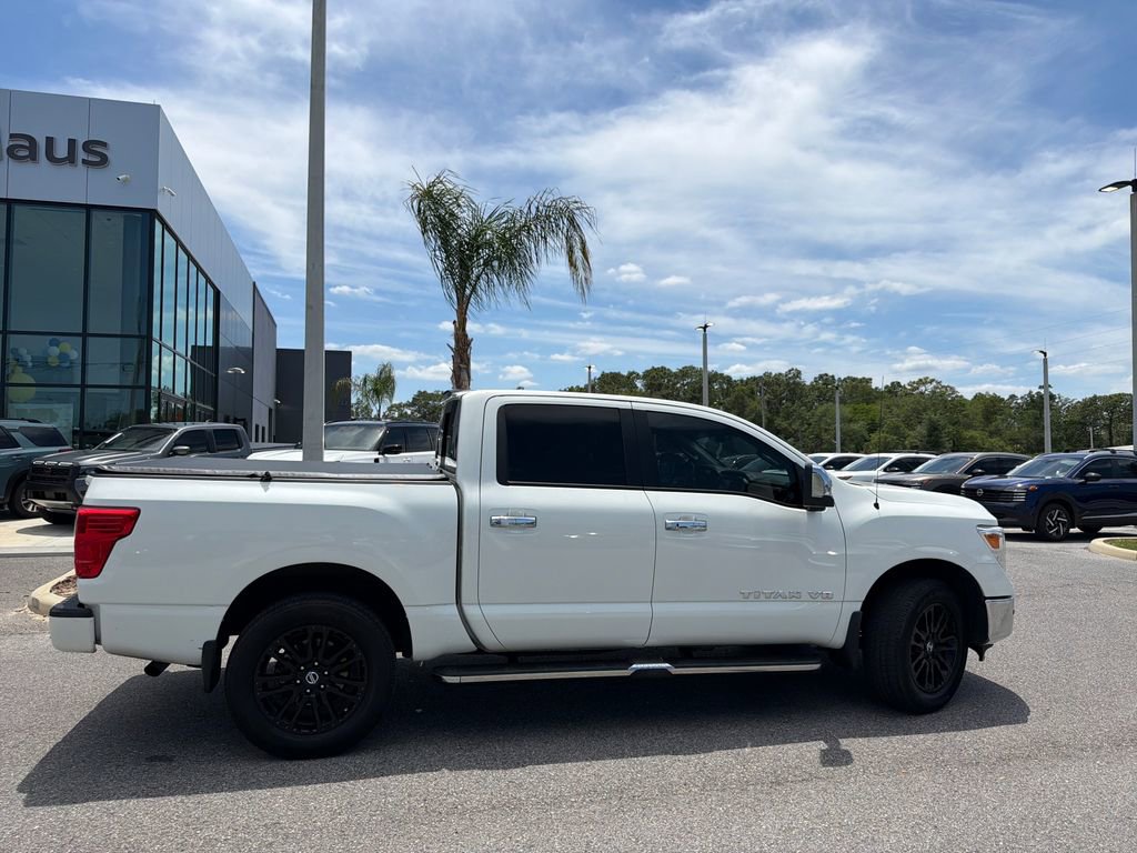 Used 2018 Nissan Titan SL AWD/4WD image 8