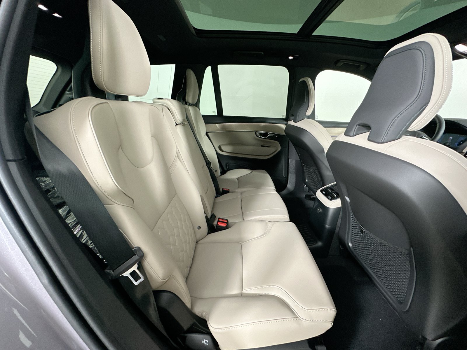 New 2026 Volvo XC90 T8 Plus w/ Protection Package Premier AWD/4WD image 41