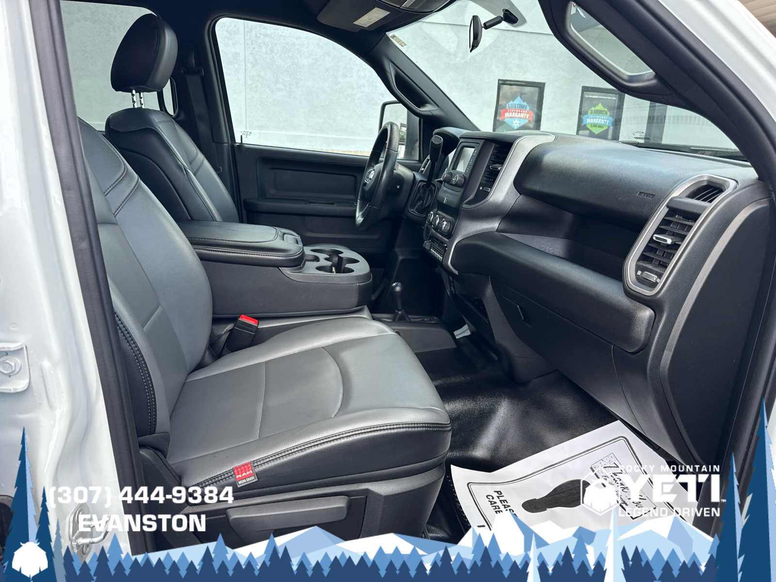Used 2024 RAM 3500 Tradesman w/ Chrome Appearance Group AWD/4WD image 13