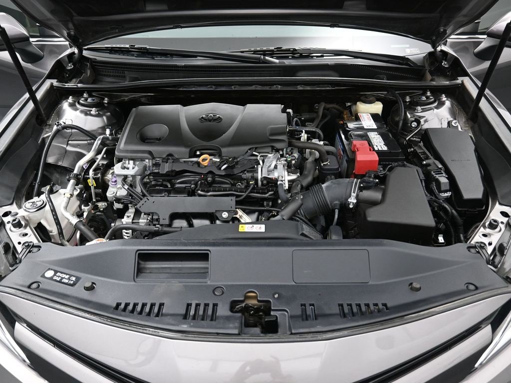 Certified 2018 Toyota Camry LE image 32