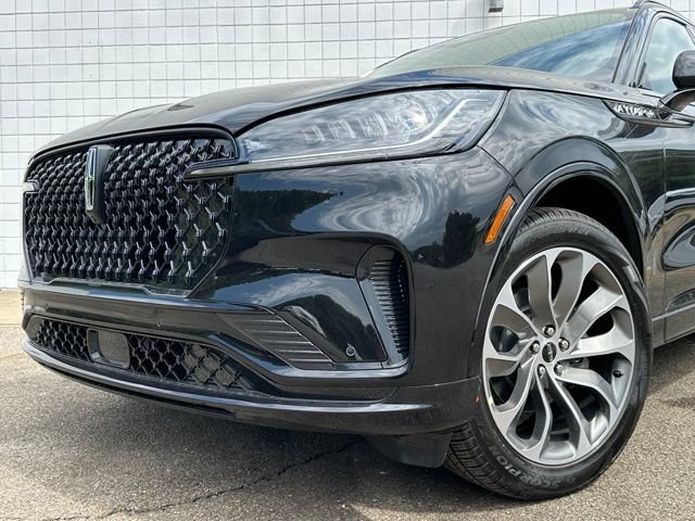 New 2026 Lincoln Aviator AWD image 32