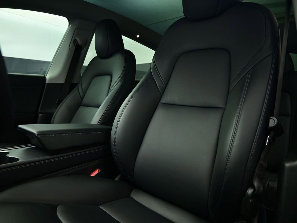 Used 2025 Tesla Model Y Long Range image 47