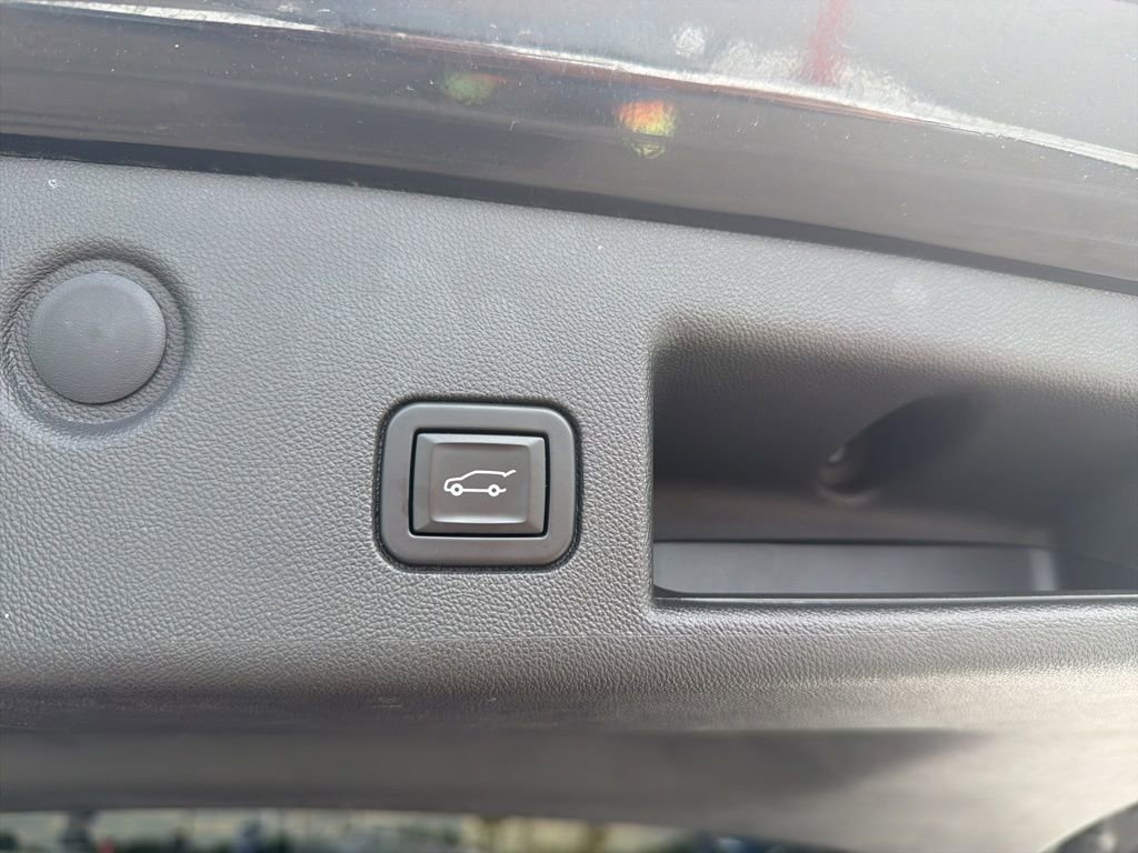 Used 2021 Chevrolet Equinox LT FWD image 11