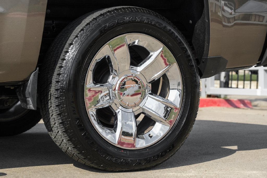 Used 2015 Chevrolet Silverado 1500 LTZ w/ LTZ Plus Package RWD image 56